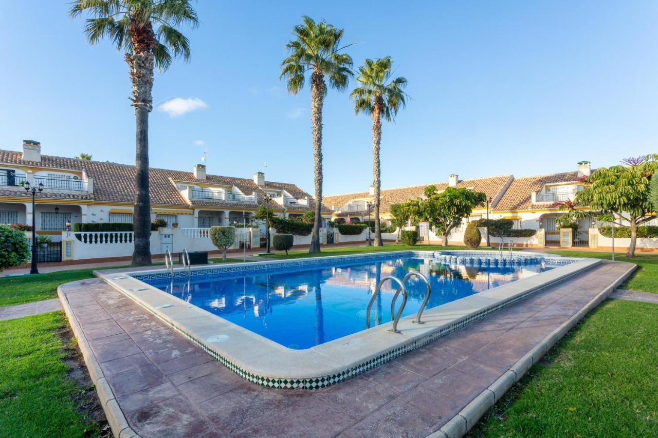 Villa Pool-Side Townhouse In Cabo Roig à Orihuela Extérieur photo
