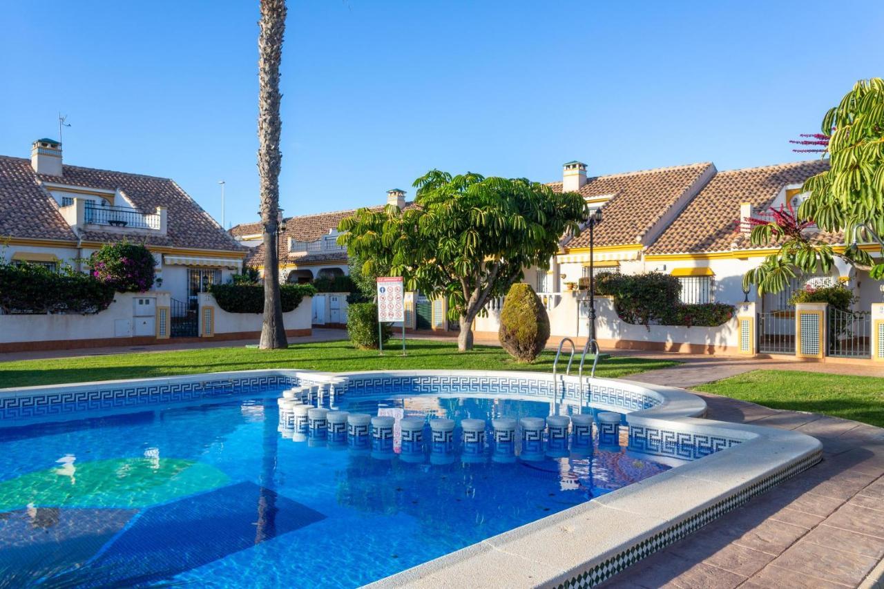 Villa Pool-Side Townhouse In Cabo Roig à Orihuela Extérieur photo
